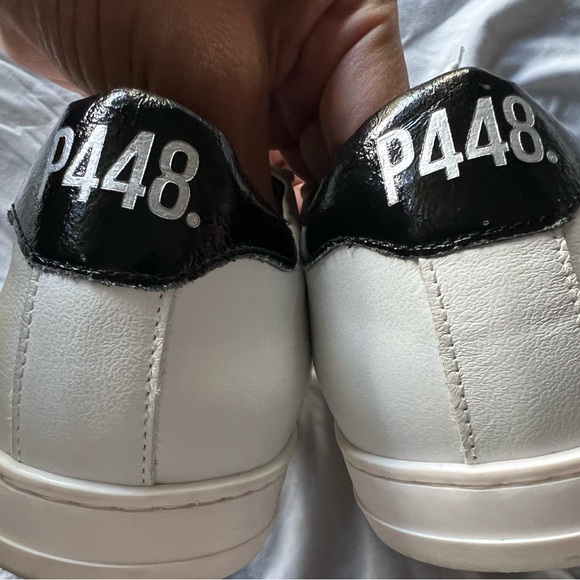 P448 John low top sneaker like new women’s 8.5 - Picture 7 of 9